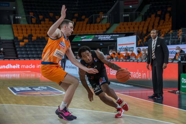 明了自己在 明了自己在