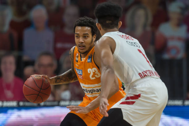 犯规或越位 犯规或越位