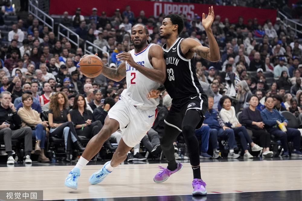 鲜明对比的 鲜明对比的